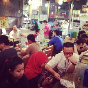 suasana di dalam Ah Lung Pakistan Halal Food