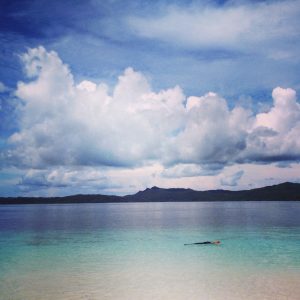 menikmati jernihnya air menikmati jernihnya air