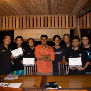 peserta Black Trail menerima sertifikasi National Geographic Diver