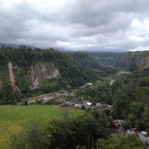 Ngarai Sianok dari pos pengamatan Taman Panorama Ngarai Sianok dari pos pengamatan Taman Panorama