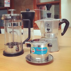 peralatan menyeduh kopi