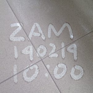 menulis di atas abu Kelud menulis di atas abu Kelud