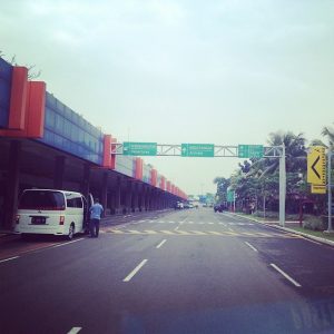 menuju Bandara Halimperdanakusuma