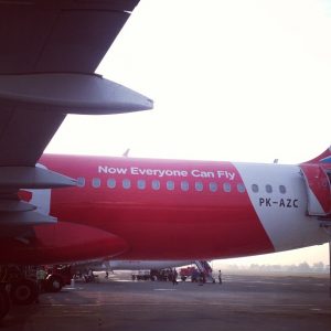 Semboyan AirAsia: Now Everyone Can Fly Semboyan AirAsia: Now Everyone Can Fly