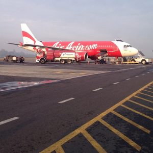 Pesawat AirAsia di Terminal 3, Bandara Soekarno-Hatta Pesawat AirAsia di Terminal 3, Bandara Soekarno-Hatta