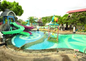 kolam renang Graha Raya kolam renang Graha Raya