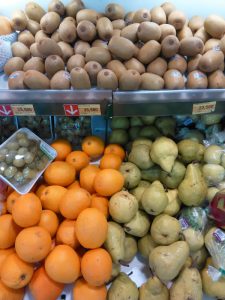 foto kiwi, jeruk, pir