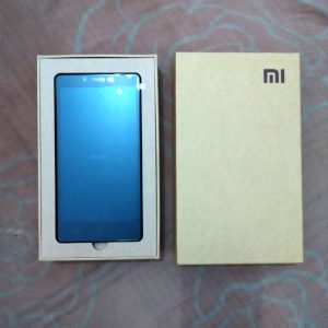 Xiaomi Redmi Note di dalam kardus Xiaomi Redmi Note di dalam kardus