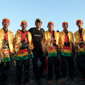 bersama penari Soya-Soya bersama penari Soya-Soya