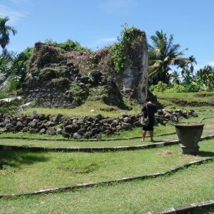 reruntuhan sisa Benteng Kastela reruntuhan sisa Benteng Kastela
