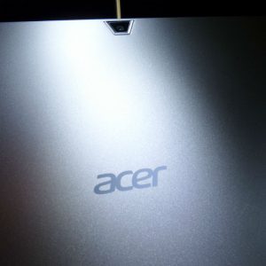 kamera belakang Acer One 10
