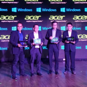 petinggi Acer dan Microsoft saat peluncuran Acer One 10