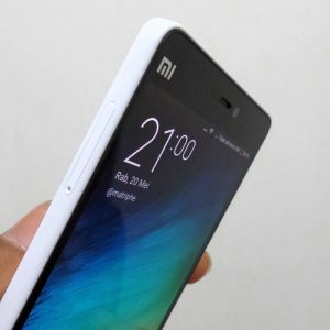 ujung-ujung membulat Xiaomi Mi 4i ujung-ujung membulat Xiaomi Mi 4i