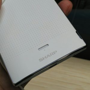 bagian belakang Sharp AQUOS Crystal bagian belakang Sharp AQUOS Crystal