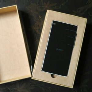 Xiaomi Mi 4i di dalam box Xiaomi Mi 4i di dalam box