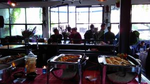 foto dalam ruangan, backlight, non-HDR