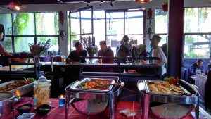 foto dalam ruangan, backlight, HDR