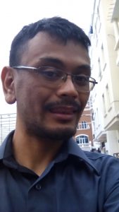 hasil selfie di luar ruangan