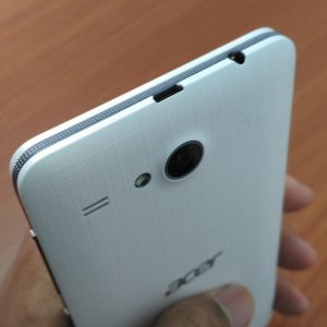 port USB dan jack 3,5 mm