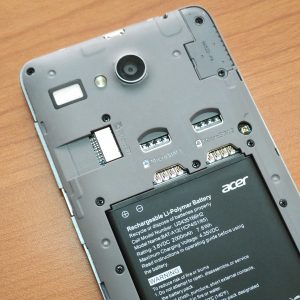 slot micro SIM dan micro SD