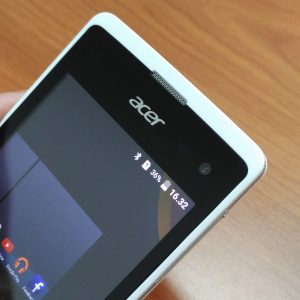 kamera depan 2 MP Acer Liquid Z220