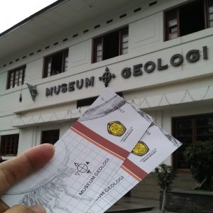tiket masuk Museum Geologi