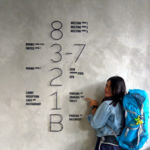 papan petunjuk Hotel Park 5