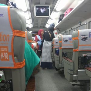 bagian dalam kereta baru Argo Lawu