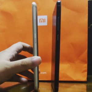 perbandingan ketipisan Xiaomi Redmi Note 3 dan Xiaomi Redmi Note 4