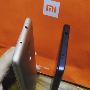 perbandingan lokasi earphone Xiaomi Redmi Note 3 dan Xiaomi Redmi Note 4