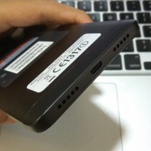 colokan USB, microphone dan speaker