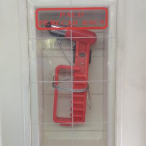 palu pemecah kaca pada KA Mataram Premium palu pemecah kaca pada KA Mataram Premium