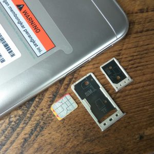 slot kartu SIM dan kartu SD mikro Xiaomi Redmi 5A