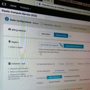 halaman konfigurasi dasar pembuatan instance EC2