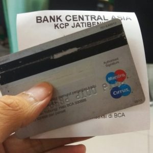 kartu Paspor BCA Blue yang rusak