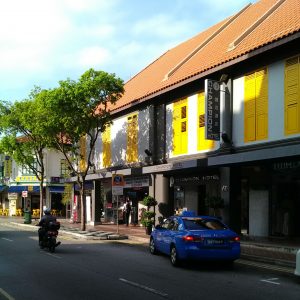 bagian depan Champion Hotel