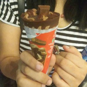 Es krim Nestle KitKat