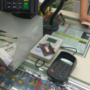 mengisi kartu EZ-Link di 7-Eleven