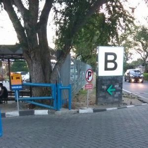 gerbang masuk Terminal B, Bandara Adisutjipto, Yogyakarta