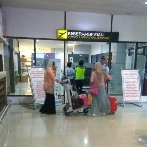 pintu masuk keberangkatan Terminal B, Bandara Adisutjipto, Yogyakarta