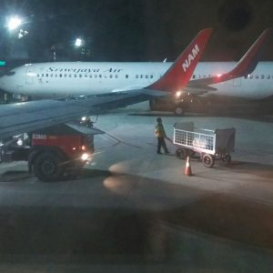 sayap dan wingtip pesawat Boeing 737-524 PK-NAL Kesejahteraan