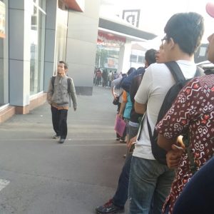 antrean di Mal Pelayanan Publik Kota Bekasi