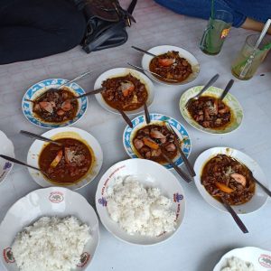 tongseng dan sate kambing siap disantap