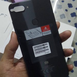 bagian belakang Xiaomi Mi 8 Lite