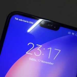 notch pada Xiaomi Mi 8 Lite