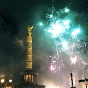 kembang api pecah di Siegessäule