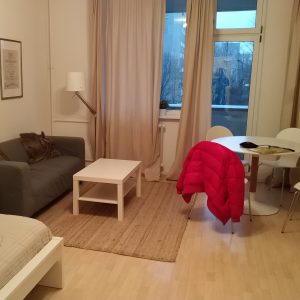 melihat sendiri apartemen yang diincar