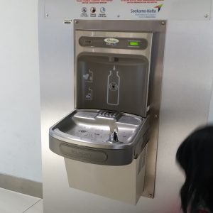 fasilitas air minum gratis di Terminal 3 Bandara Soekarno-Hatta