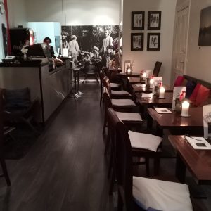 bagian dalam Handoyo’s Sate & Coffee