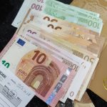 Menukar Uang di Piti Pili Money Changer Tebet, Jakarta Selatan